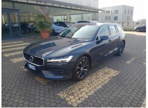 VOLVO V60 D3 150CV   MOMENTUM  N1 AUTOCARRO EURO 6 D TEMP